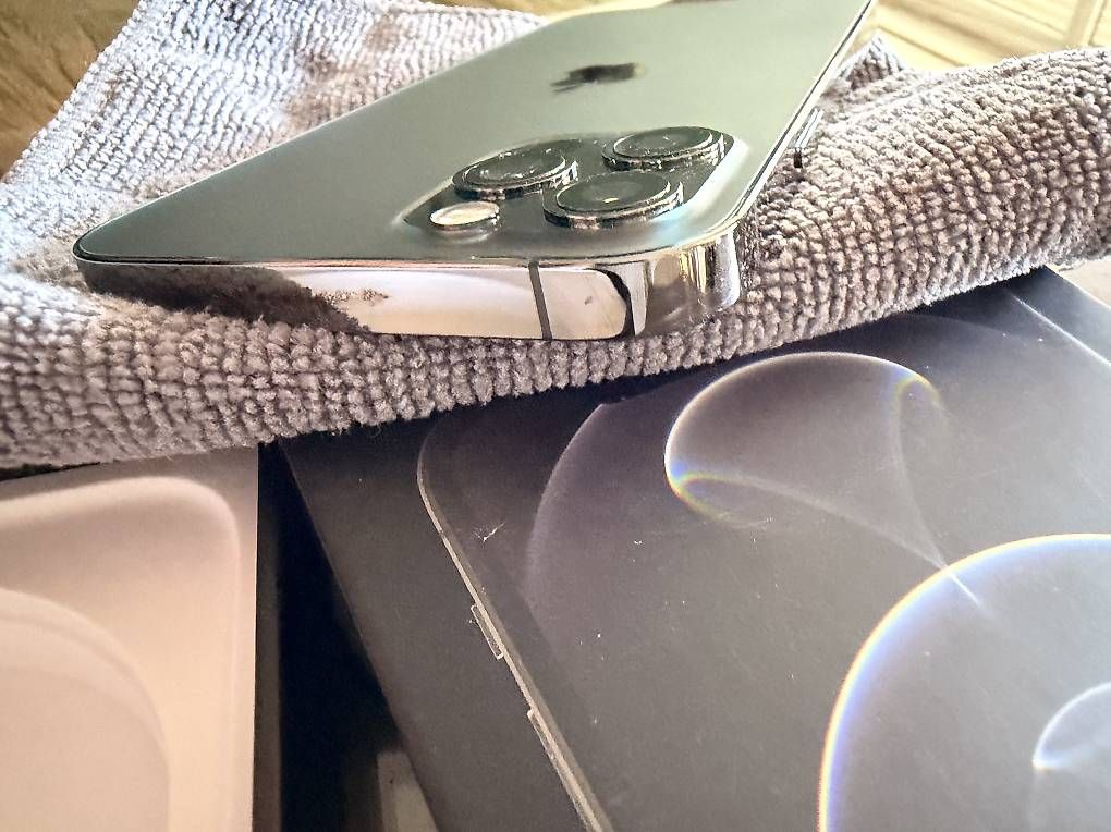 Telefoni cellulari / Smartphones: iPhone 12 Pro 128 GB - Neuwertiger Zustand – Usato da Hitzkirch venduto da DM_7 1