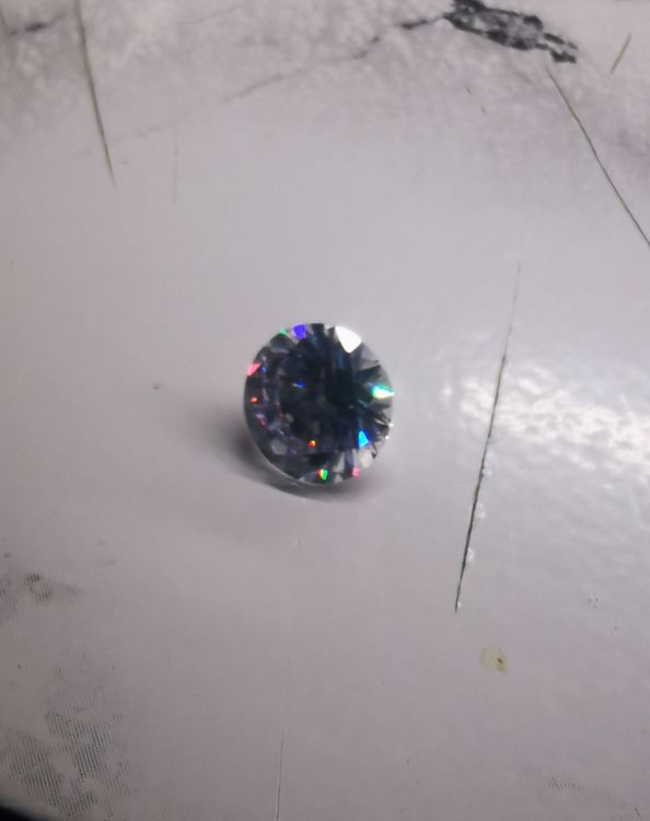 REAL-GEMS Moissanit Diamant 1,55 Karat - Grüner Runder Brillantschliff