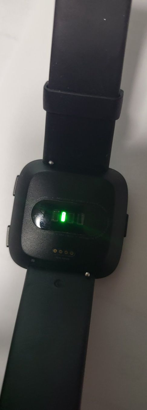 Fitbit Smartwatch: Fitbit Versa Smartwatch, Top Zustand! – D'occasion à Konolfingen par noie 1
