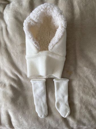 Baby Mützen und Socken Grösse 3-6 Monate