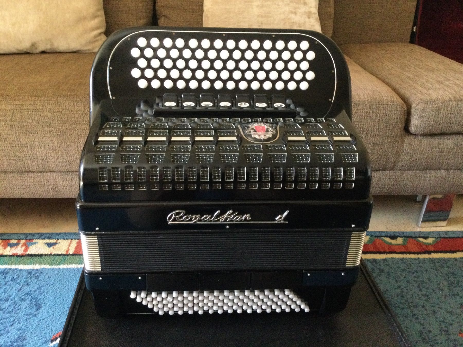 Strumenti musicali: Akkordeon Royal Standard – Usato da Speicher venduto da mar_c7xg 1