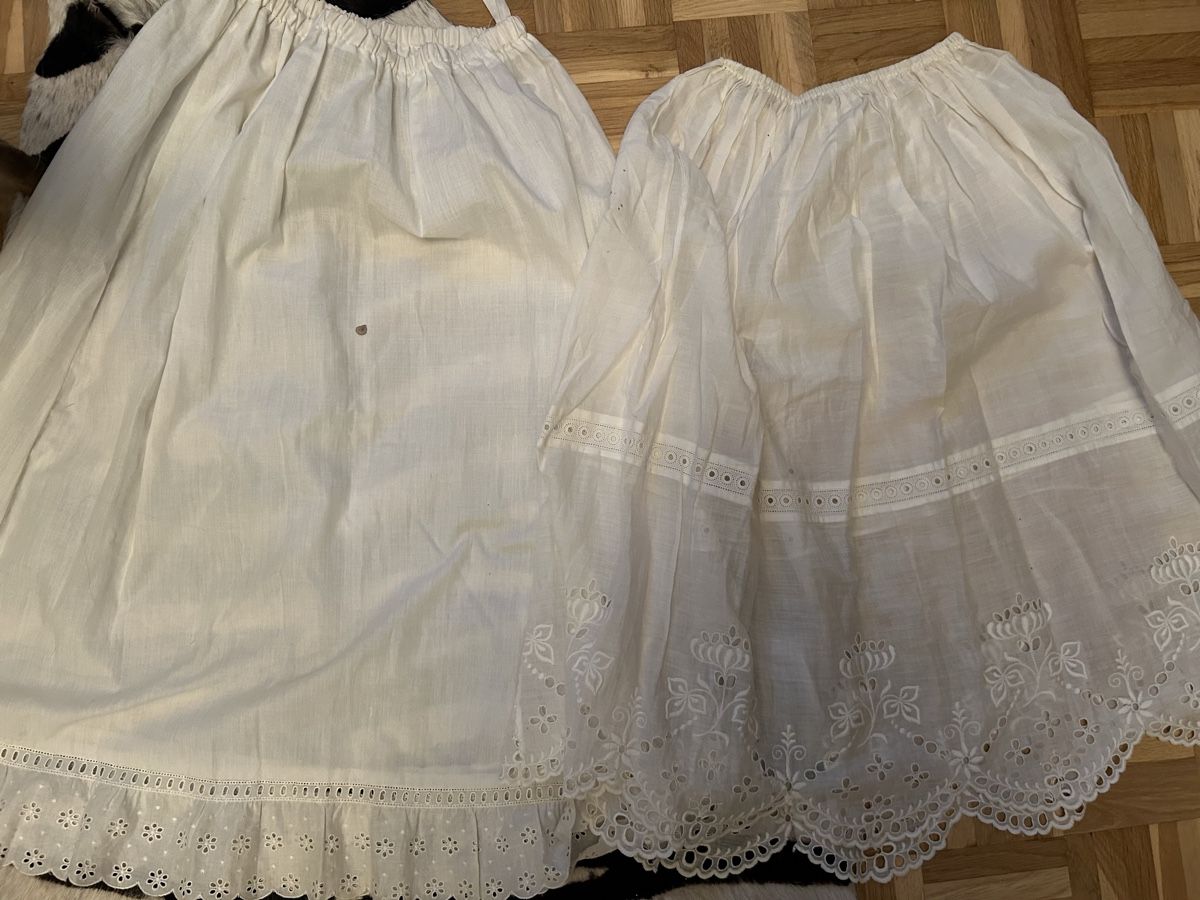 Altra biancheria intima: Zwei Vintage Unterröcke Baumwolle – Usato da Birsfelden venduto da Exclusivity
