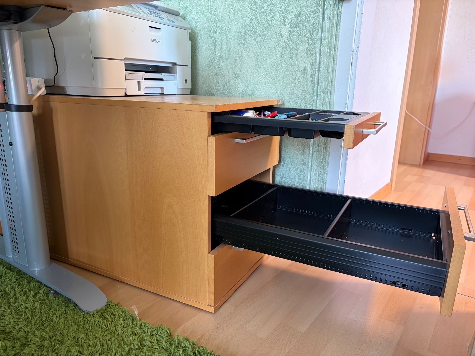 Cassettiere: Hochwertiger Bürokorpus mit 4 Schubladen – Usato da Herisau venduto da spinn_chind 2