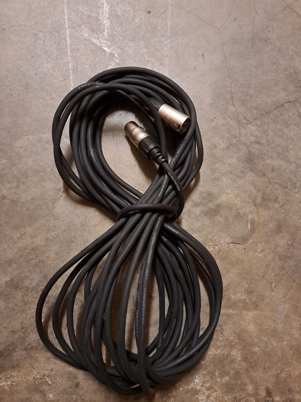 Cavi: XLR Kabel 10m lang – Usato da Basel venduto da suberi_Sach