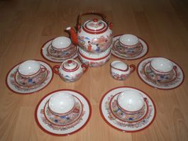 Echtes japanisches Teeset mit japanischen Geisha Motiven