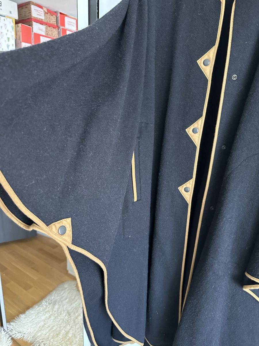 Cappotti: Damen hochwertige Mantel oder Poncho Gr/40 – Usato da Basel venduto da Ivana_4 7