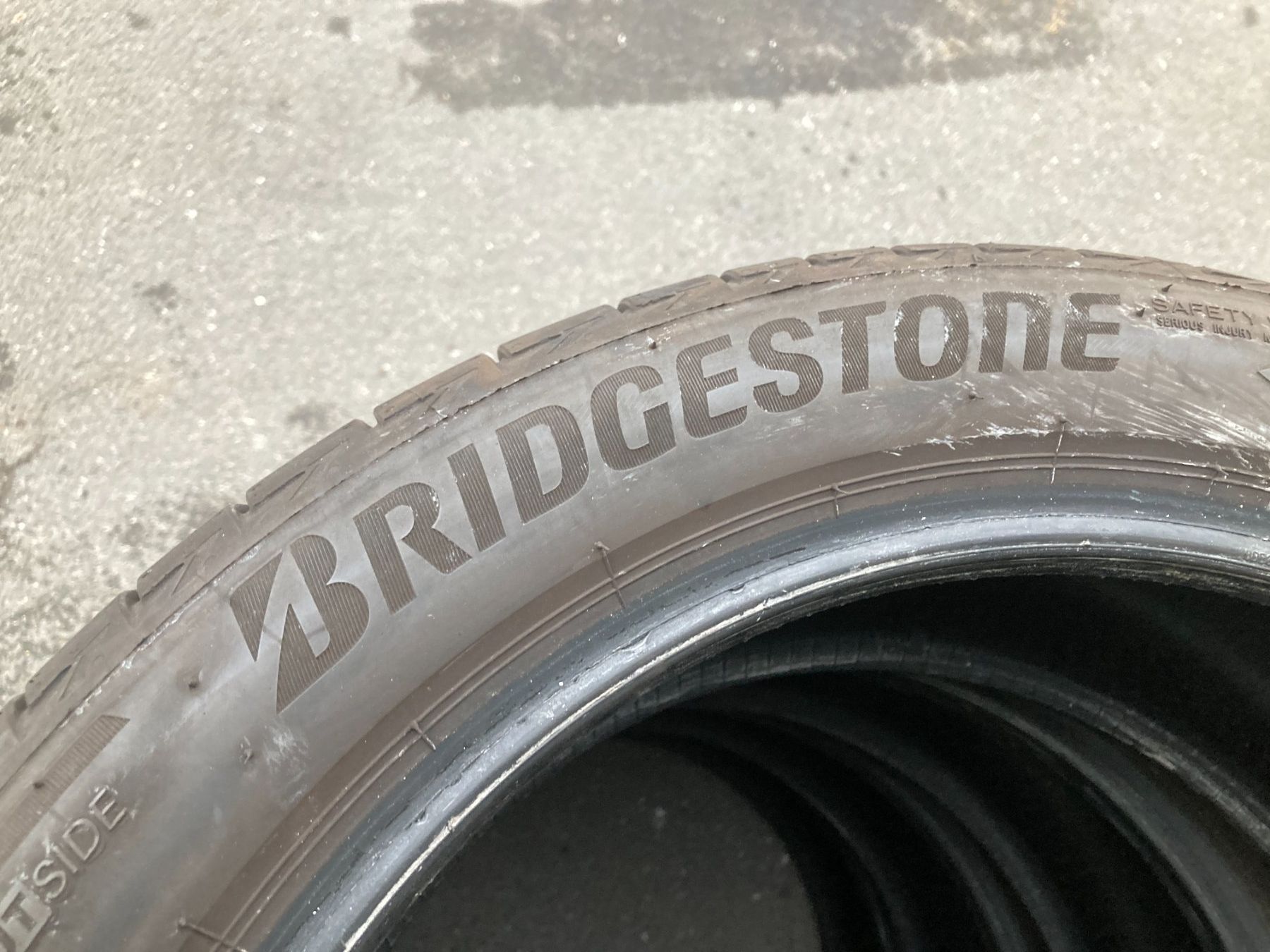 Bridgestone Pneus & Kompletträder: 225/45R17 Sommerpneu Bridgestone – Gebraucht aus Cham von WB2223 2