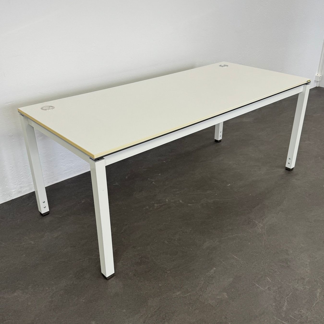 Schreibtische: Office Line Mechanic Schreibtisch – Gebraucht aus Schönenwerd von mcofficeshop 1