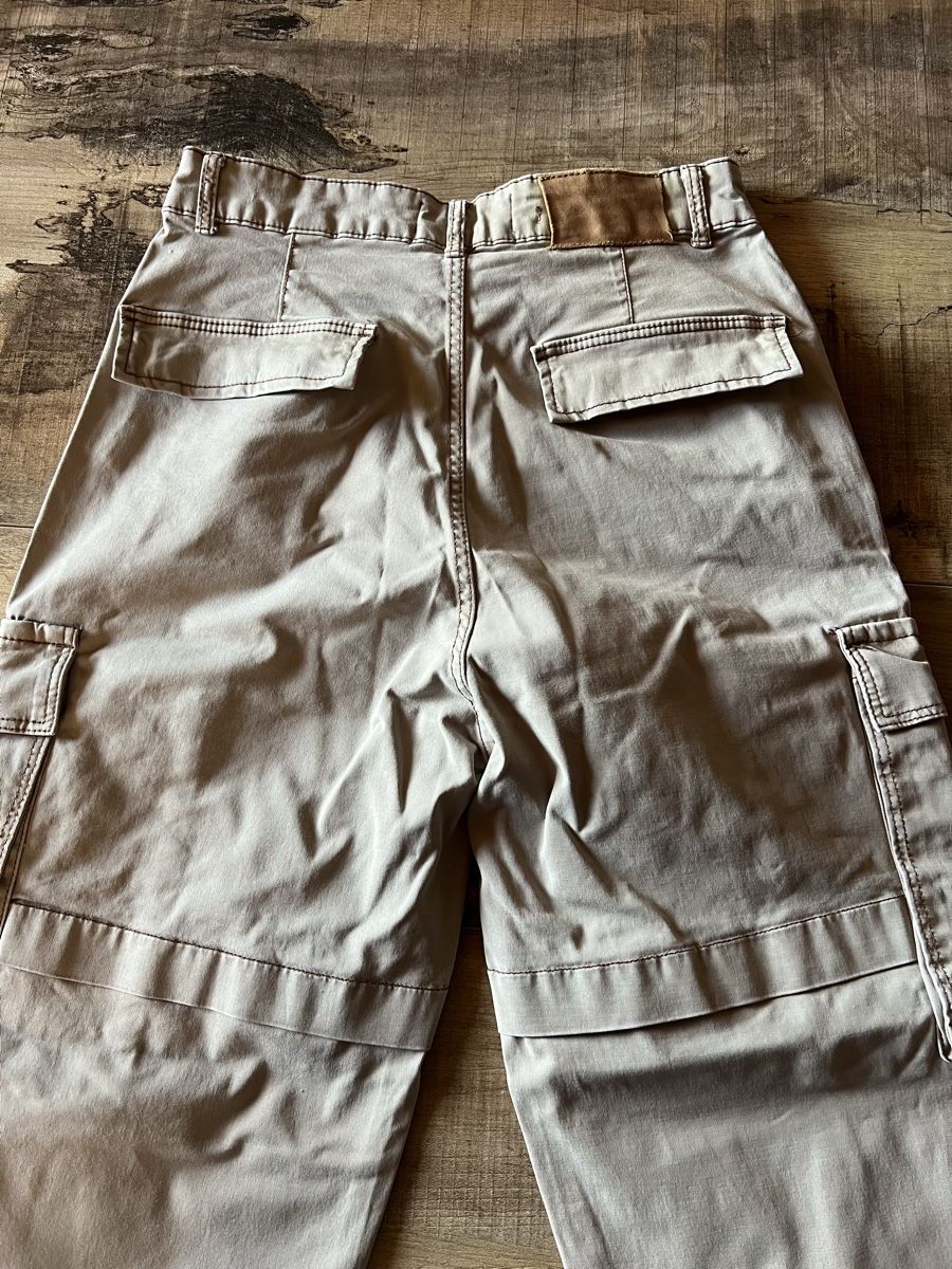 Bershka Pantalons: BERSHKA Pantalon cargo – D'occasion à Genève par mms_7w5q 2
