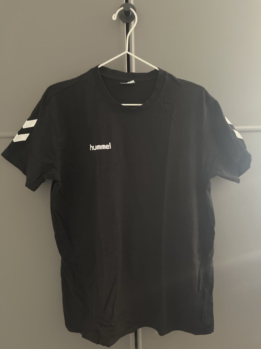 Hummel T-shirt: Herren Shirt Hummel – Usato da Luzern venduto da Reto27