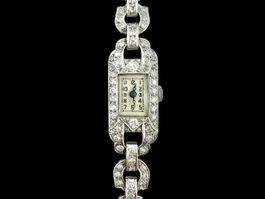 Art Déco, Platin - Diamant - Armbanduhr, um 1930