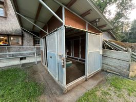 1 Stück Aussenboxe für Pferd, inkl. Dach