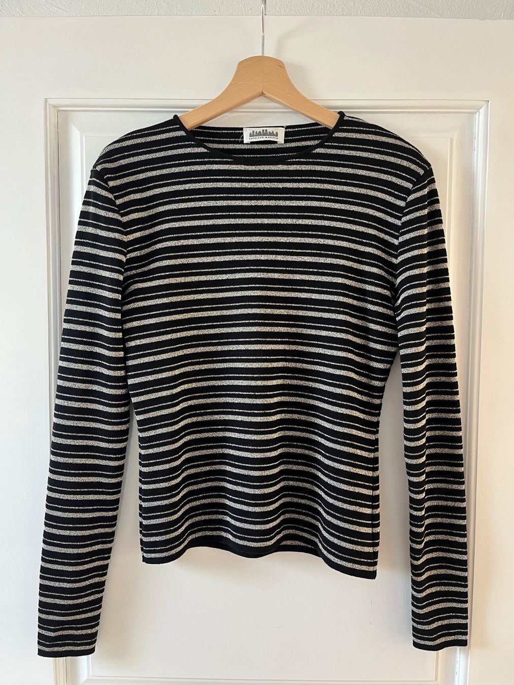 Top: Kathleen Madden Langarmtop gestreift schwarz Silber, M – Usato da Riet (Neftenbach) venduto da kim_gfw6