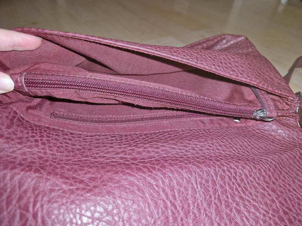 Sacs femmes: Dunkelrote Handtasche – D'occasion à Ostermundigen par mer_7kr7 3