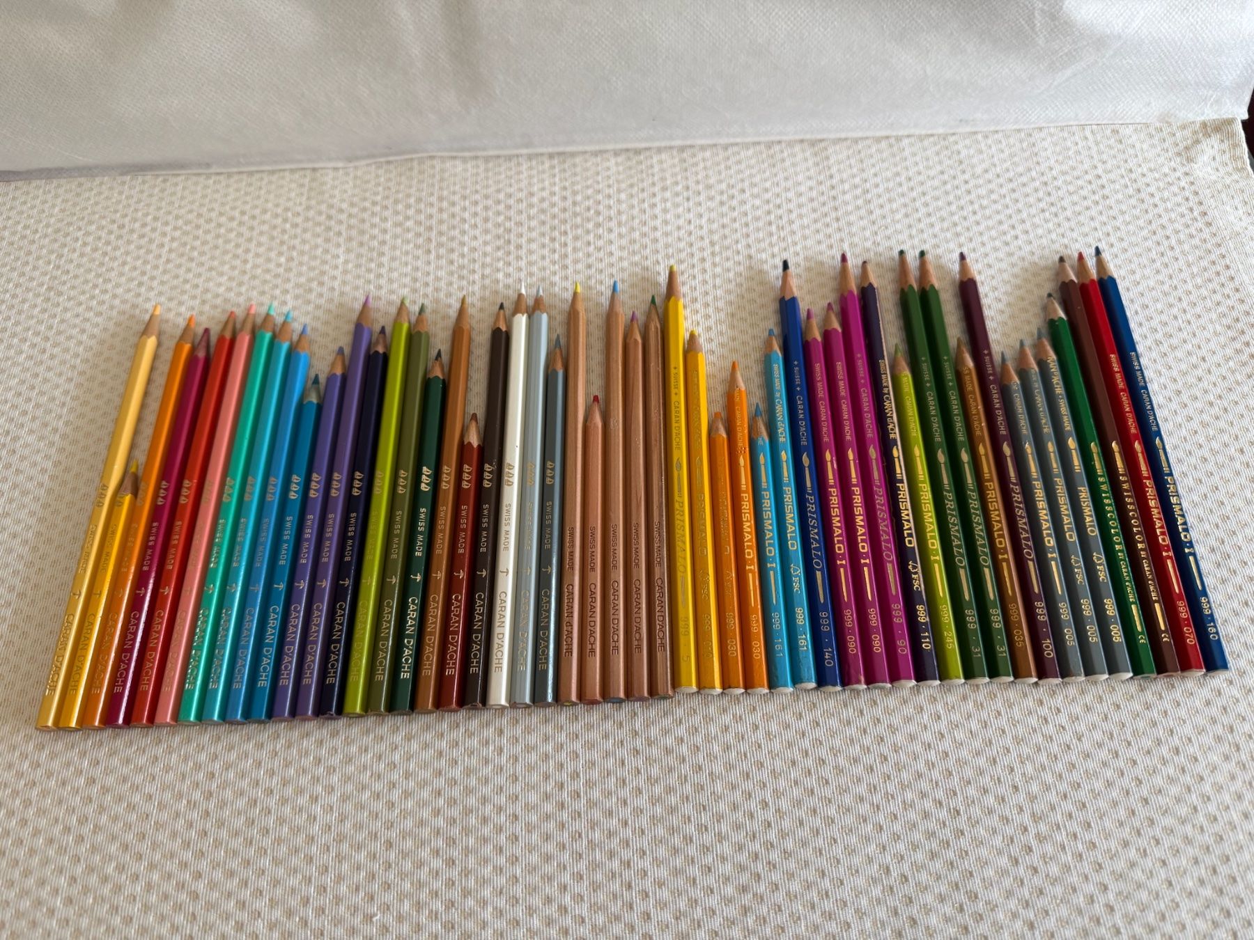 Caran D'Ache Matite, matite colorate & gessi: Caran D'Ache - 50 crayons de couleur – Usato da Sion venduto da accroshoes