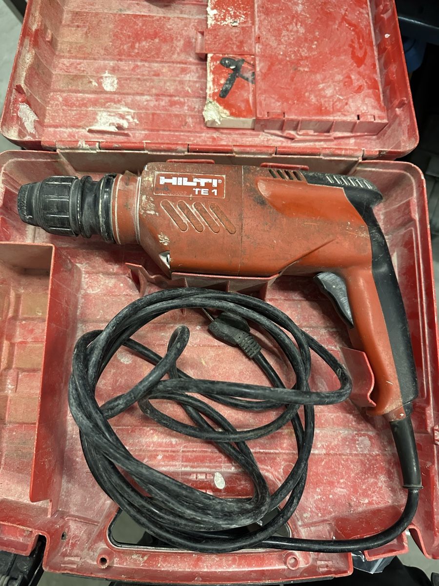 Hilti Trapani: Hilti TE 1 Bohrmaschine – Usato da Domat/Ems venduto da nin_s5x9
