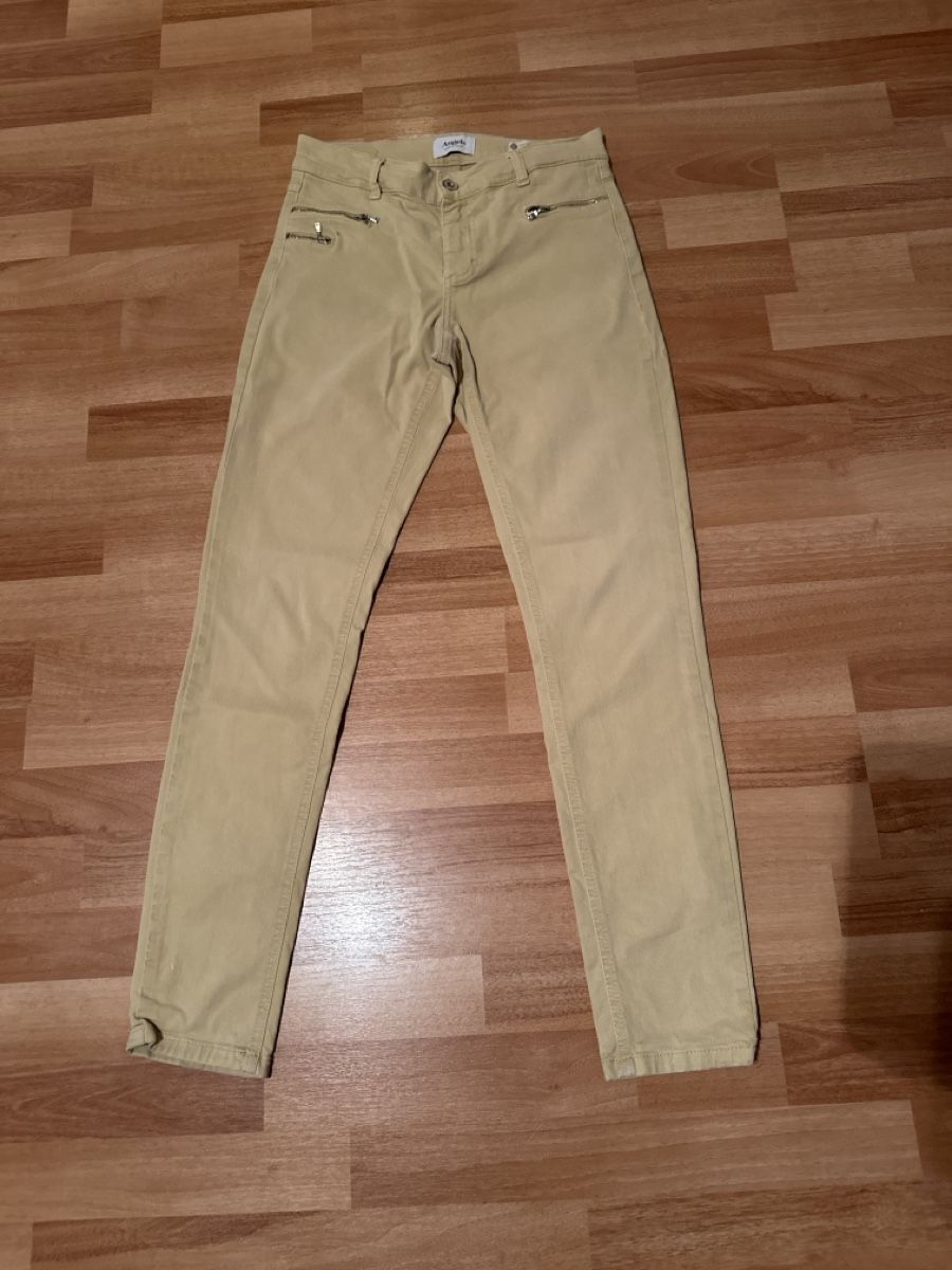 Angels Pantaloni: Angels Hose, Gr. 34, beige, einf. Bundweite ca. 34 cm – Usato da St. Gallen venduto da mai_gd7k