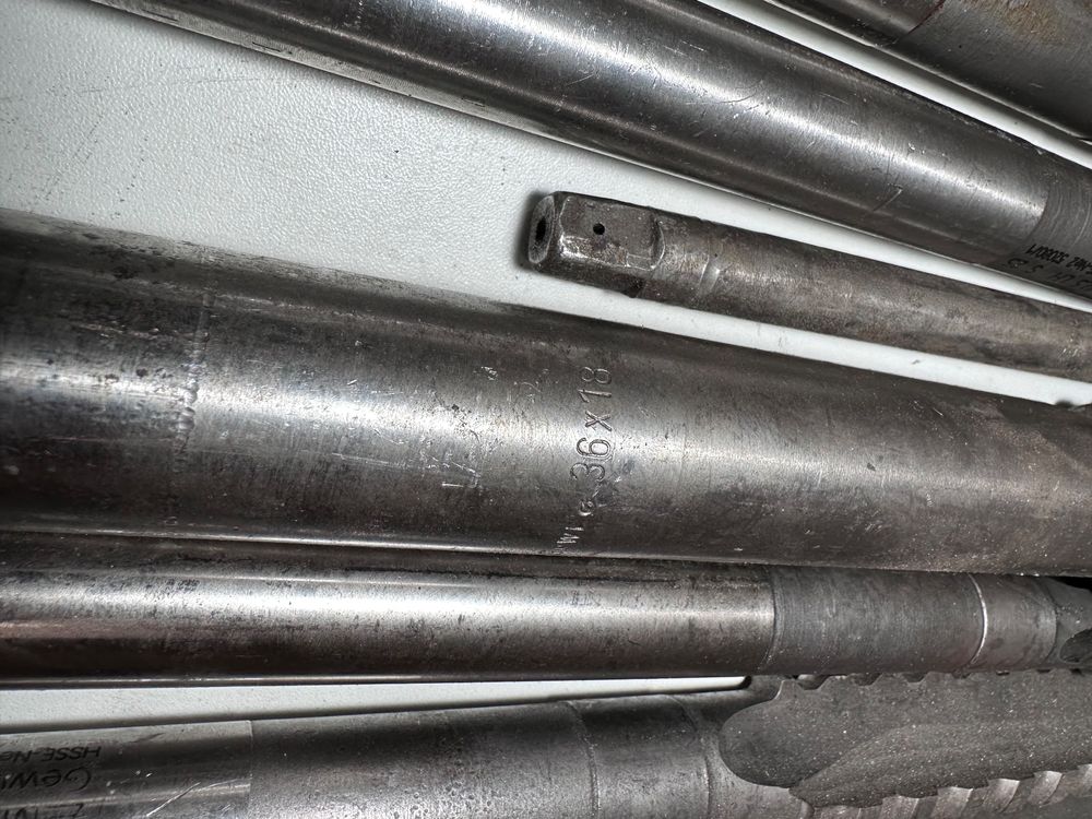 Aceteel TR22 X 2,5 Metrischer Trapezgewindebohrer, TR22 X 2,5 HSS Trapezgewindegewindegewindebohrer Rechtshänder
