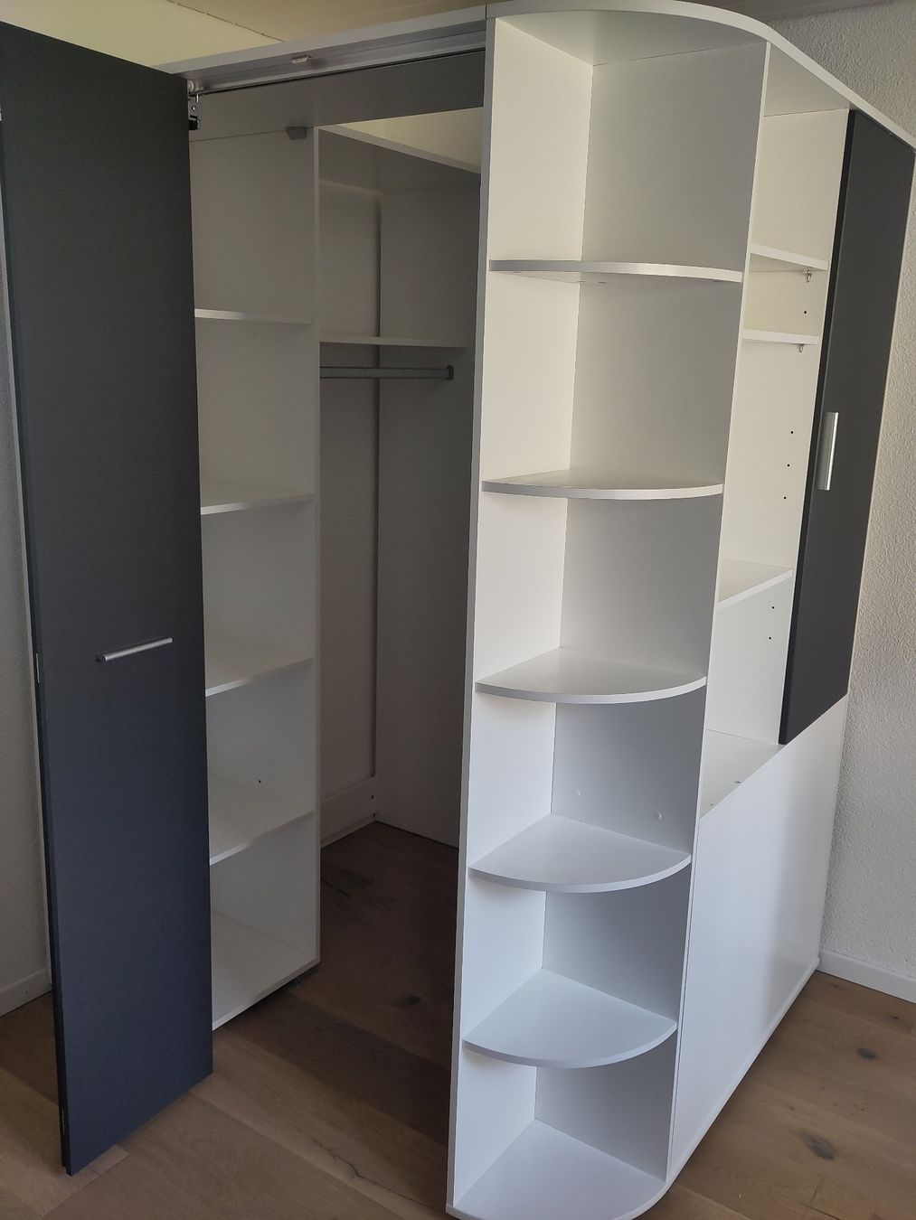 Conforama Armoires: Eck Schrank begehbar – D'occasion à Uetliburg SG par haemi01 2