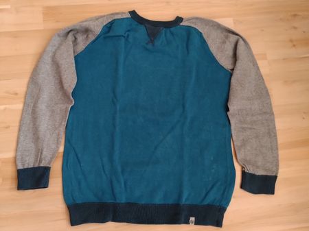 SCHÖNER PULLOVER FÜR JUNGEN GR.150