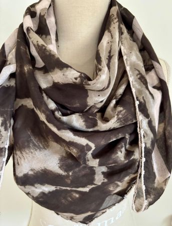 🤍 Foulard / Schal von „VILA“, Animal-Print mit Schriftzug