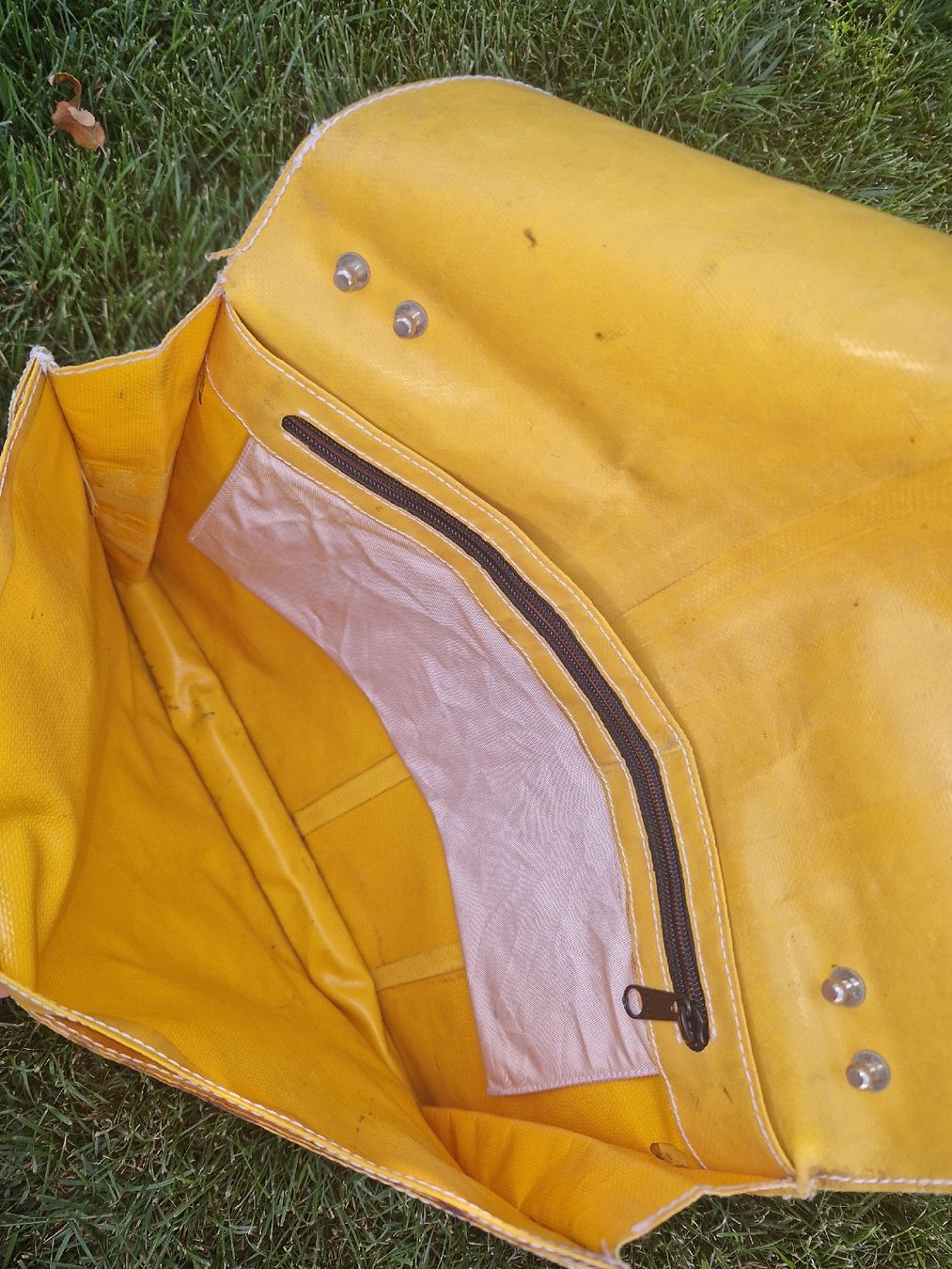Freitag Taschen: Freitag Tasche Willy gelb – Gebraucht aus Wichtrach von pri_hjg8 2