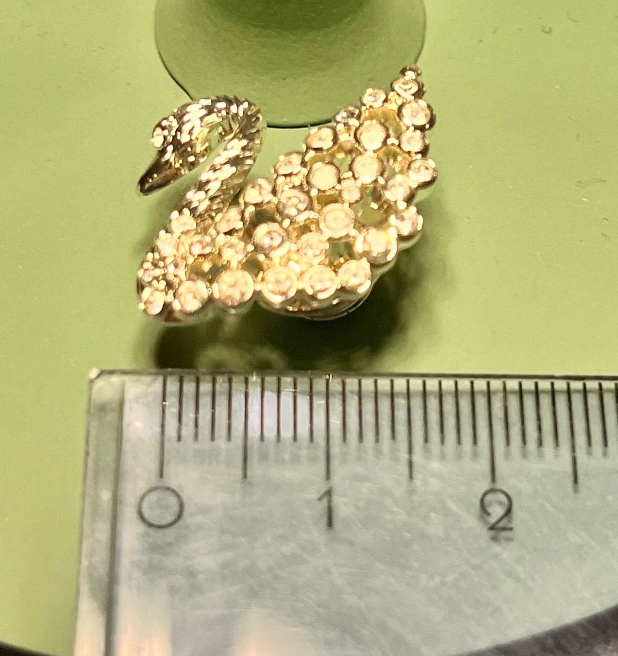 Swarovski Spille & Fermagli: Spilla cigno elegante con strass Swarovski – Usato da Riva San Vitale venduto da P.butti 3