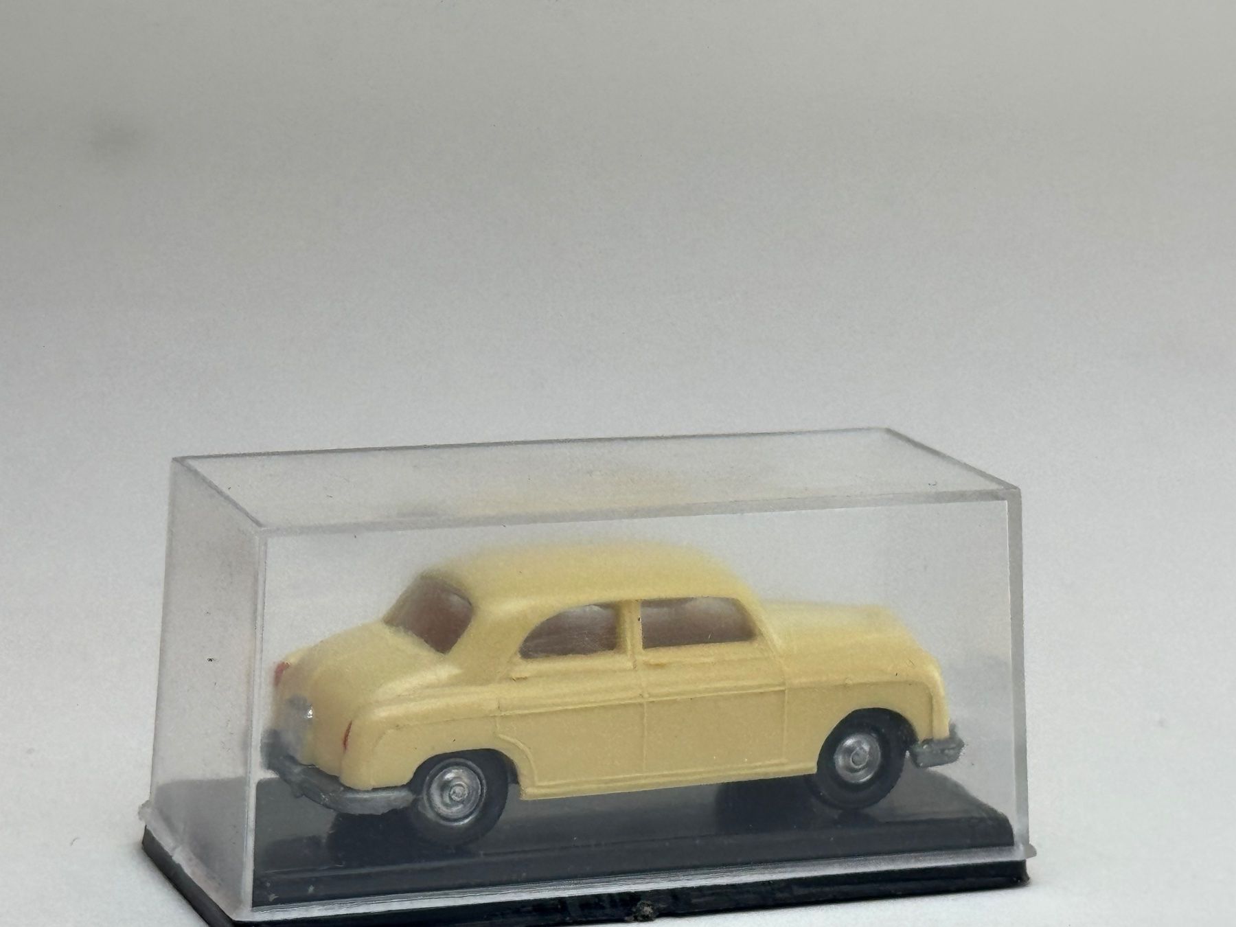 Eko Modellini d'auto: CH- EKO Seat 1500  hellbeige – Usato da Elm venduto da Wikmtz 1