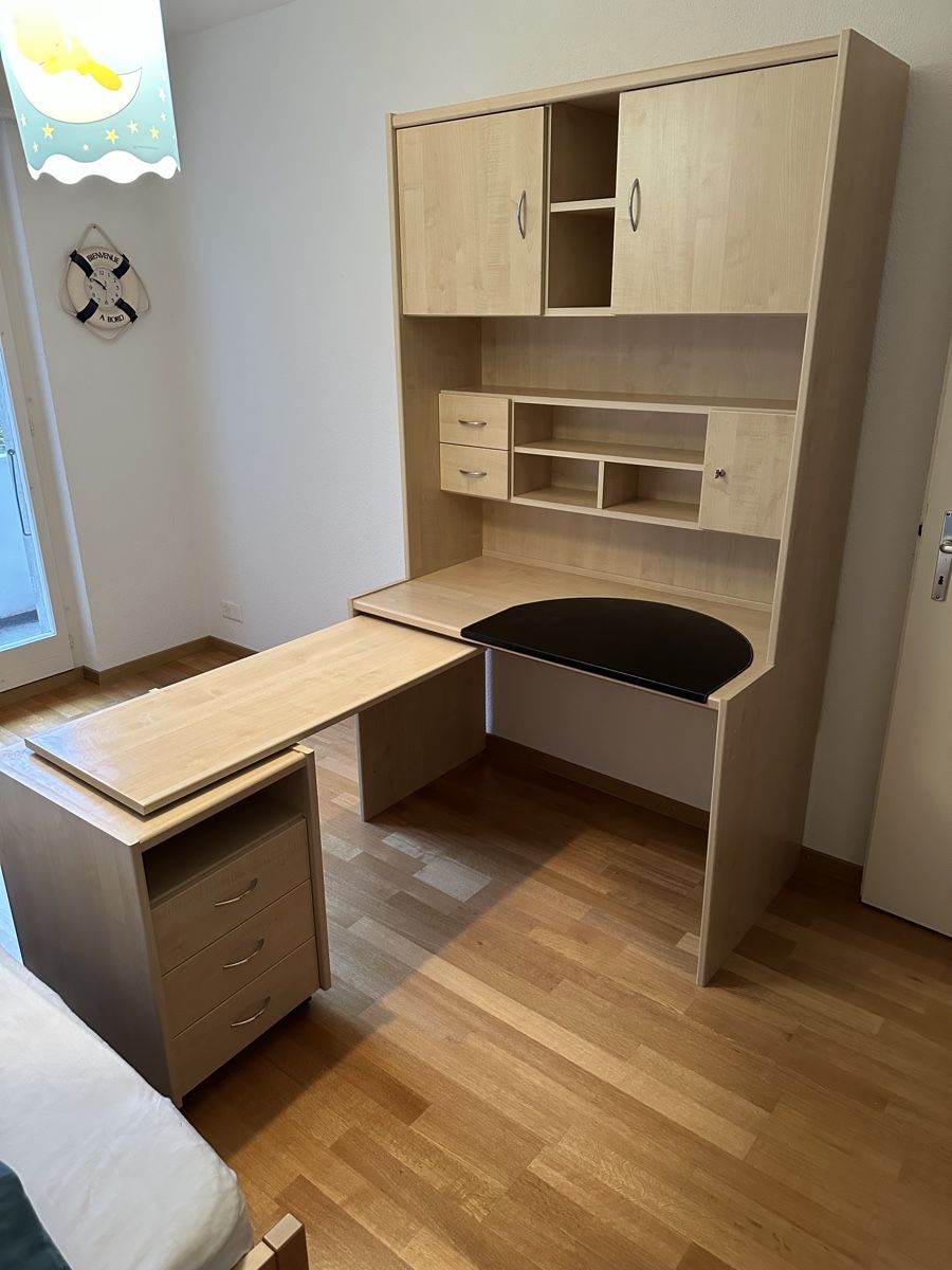Scrivanie: Bureau pour jeune – Usato da Courtelary venduto da ReBo012 2
