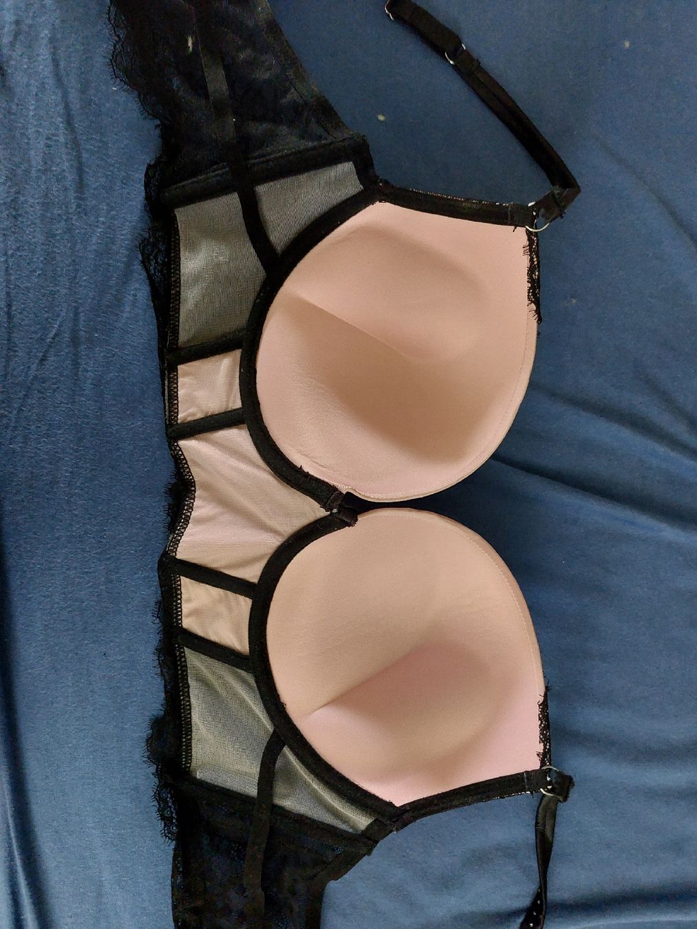 Sonstige Unterwäsche: Bustier mit Spitze Schwarz Rosa – Neu und originalverpackt aus Gwatt (Thun) von B.D.999 1