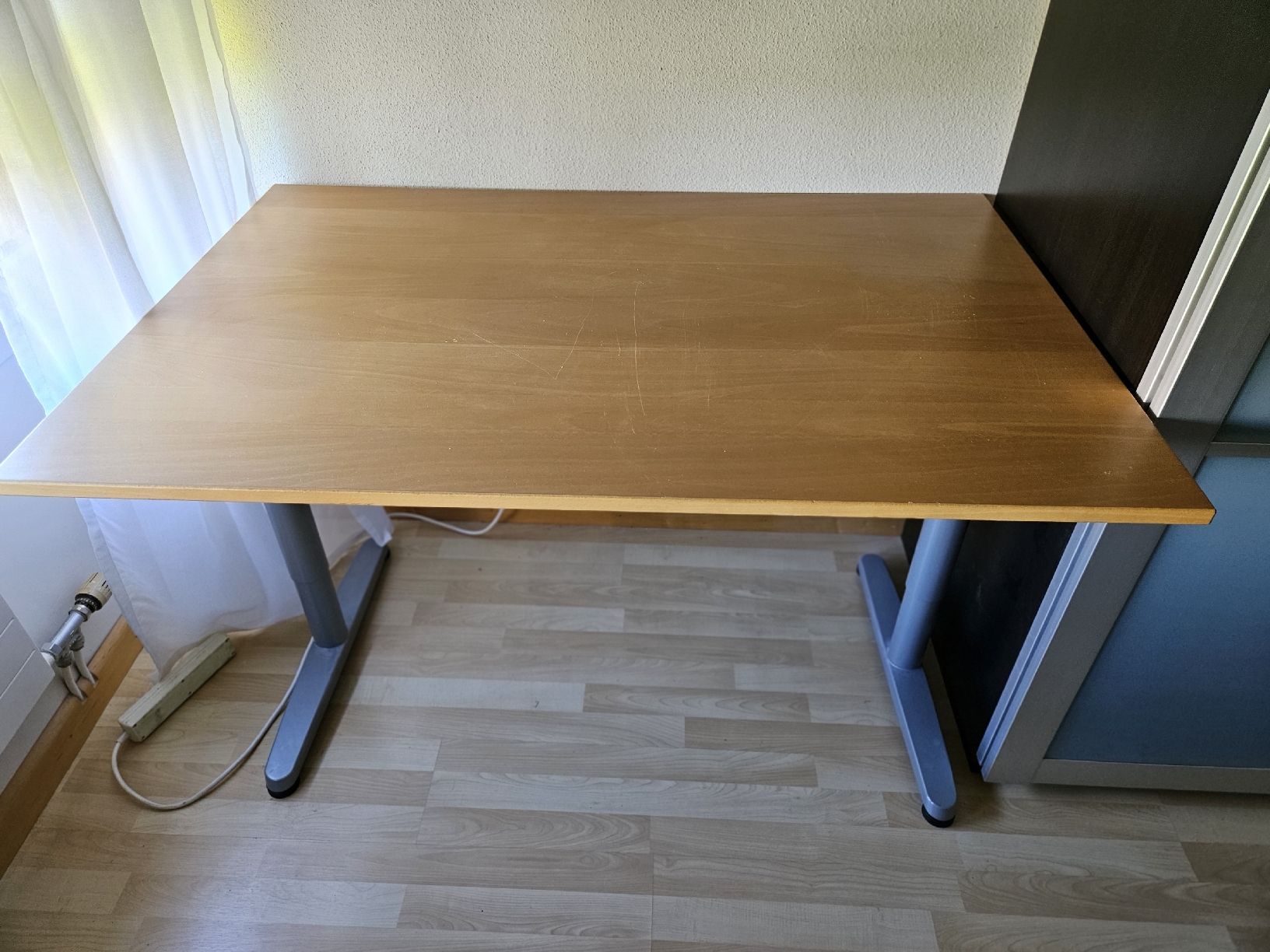 Scrivanie: Bürotisch in Kaiseraugst – Usato da Oberdorf BL venduto da Sgloeckchen