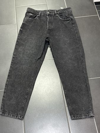 Mom-Jeans von Stradivarius, Grösse 42, anthrazit