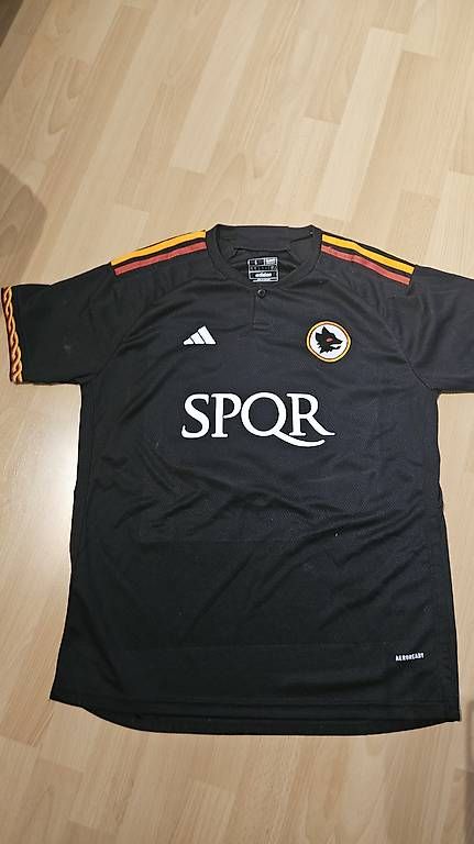 Leibchen & Hosen: Diverse maglie da calcio – Gebraucht aus novazzano von remolabarca1 1
