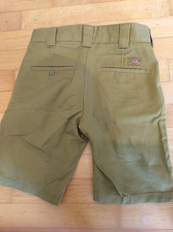 Pantalons: Dickies Shorts Olive Gr. 29 – D'occasion à Einsiedeln par Matteo_123 1