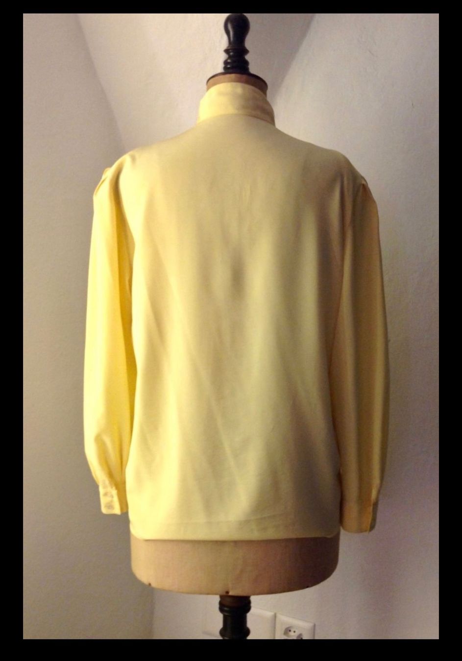 Blusen: E.,  Bluse Feraud Designer Mode Kleider neuwertig Gr. 38/40 – Gebraucht aus Au ZH von Kross 1