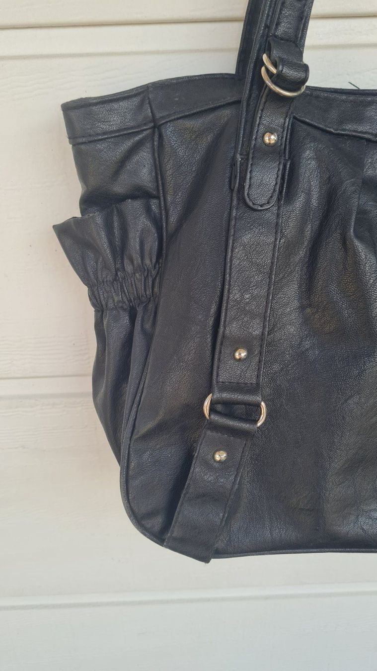 Taschen für Damen: Handtasche / Schwarz-Silber / Damen – Gebraucht aus Safenwil von Husqi2000 2