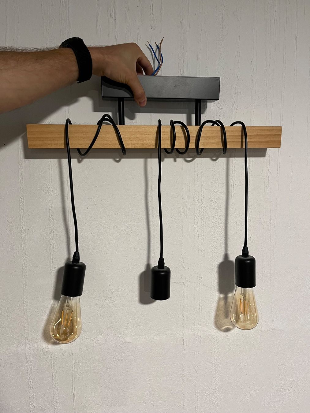 Lustres & lampes de plafonds: Pendelleuchte Holz – D'occasion à Langenthal par JeGeh