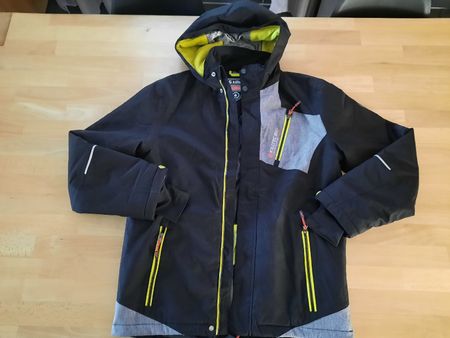 Killtec Skijacke schwarz grau  Gr. 164 neuwertig
