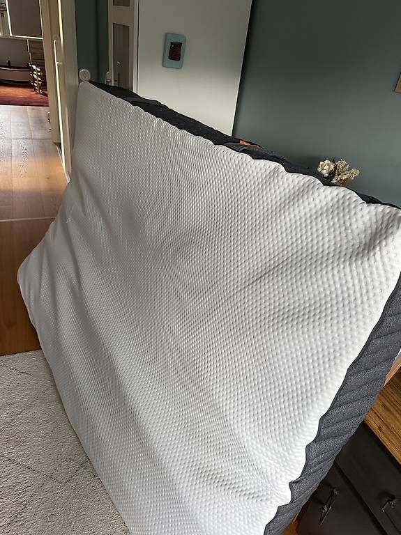 Matelas: 140x200 Matraze (Emma Original V2 Lite) – D'occasion à Amlikon-Bissegg par surf_nana