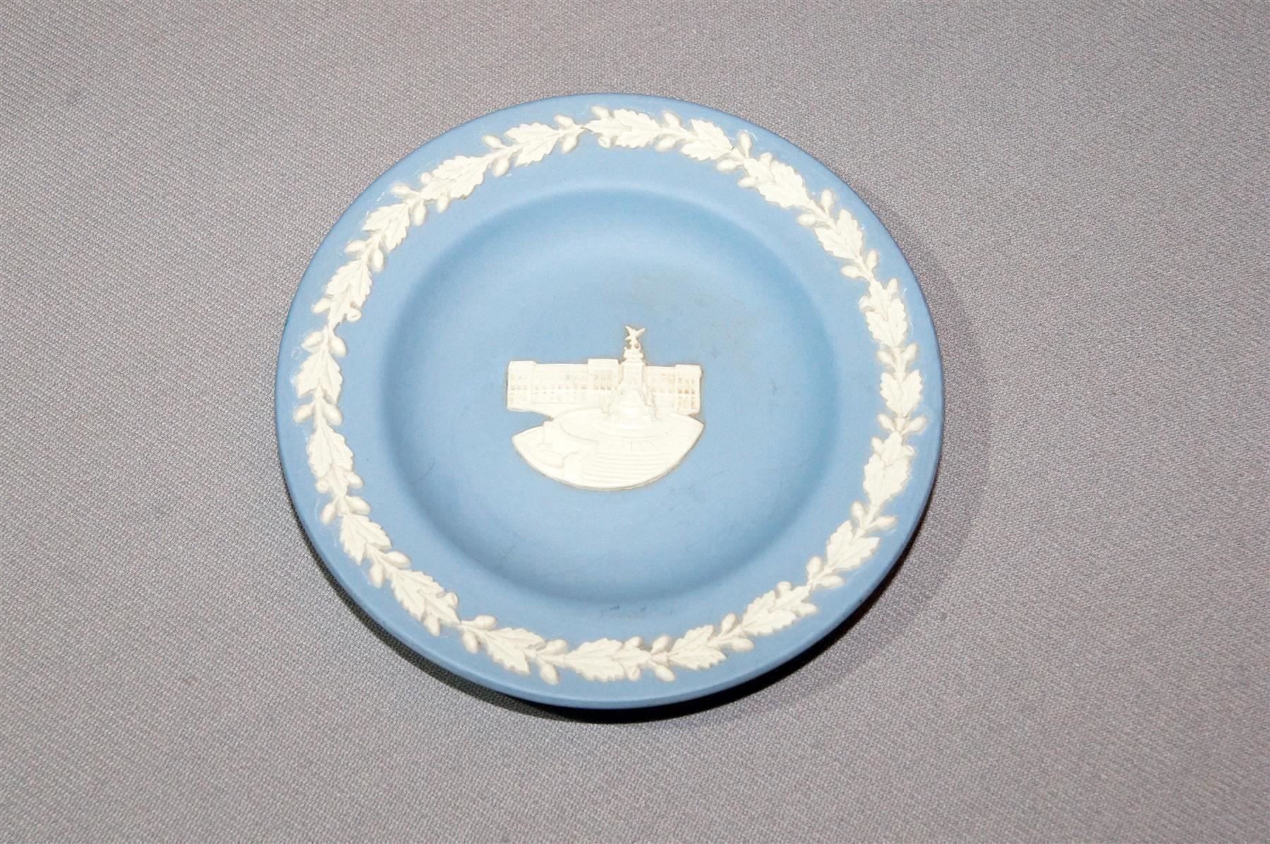 Sonstige Dekorationen & Accessoires: Wedgwood-Dose rund – Gebraucht aus Geroldswil von ARTEFACTO