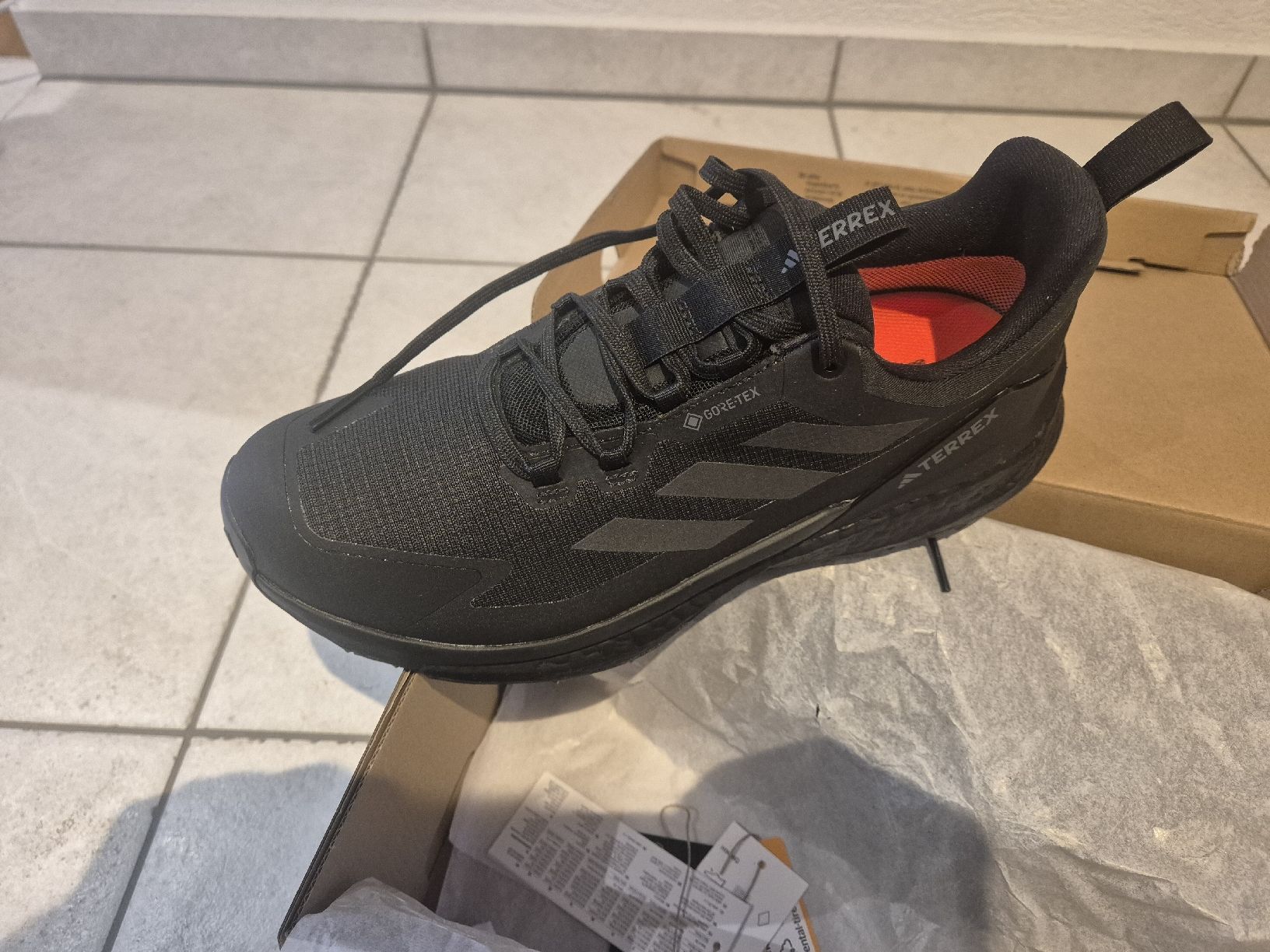 Adidas Scarpe da uomo: Adidas terrex free hiker 2 low gt – Nuovo e nell'imballaggio originale da Steffisburg venduto da Diverstone 2