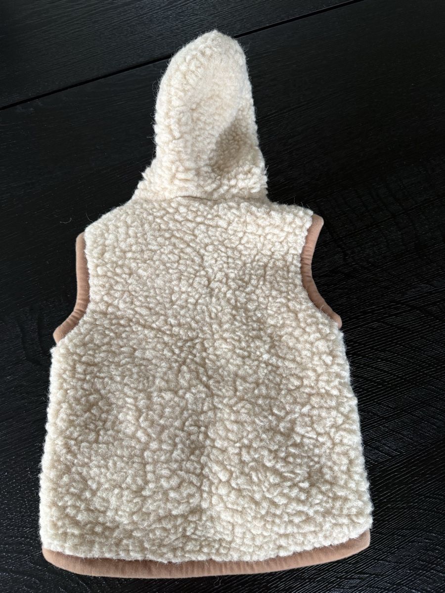Altro abbigliamento per bambino: Alwero Kinderweste Gr. 80/86 beige – Usato da Lachen SZ venduto da nic_7flt 1