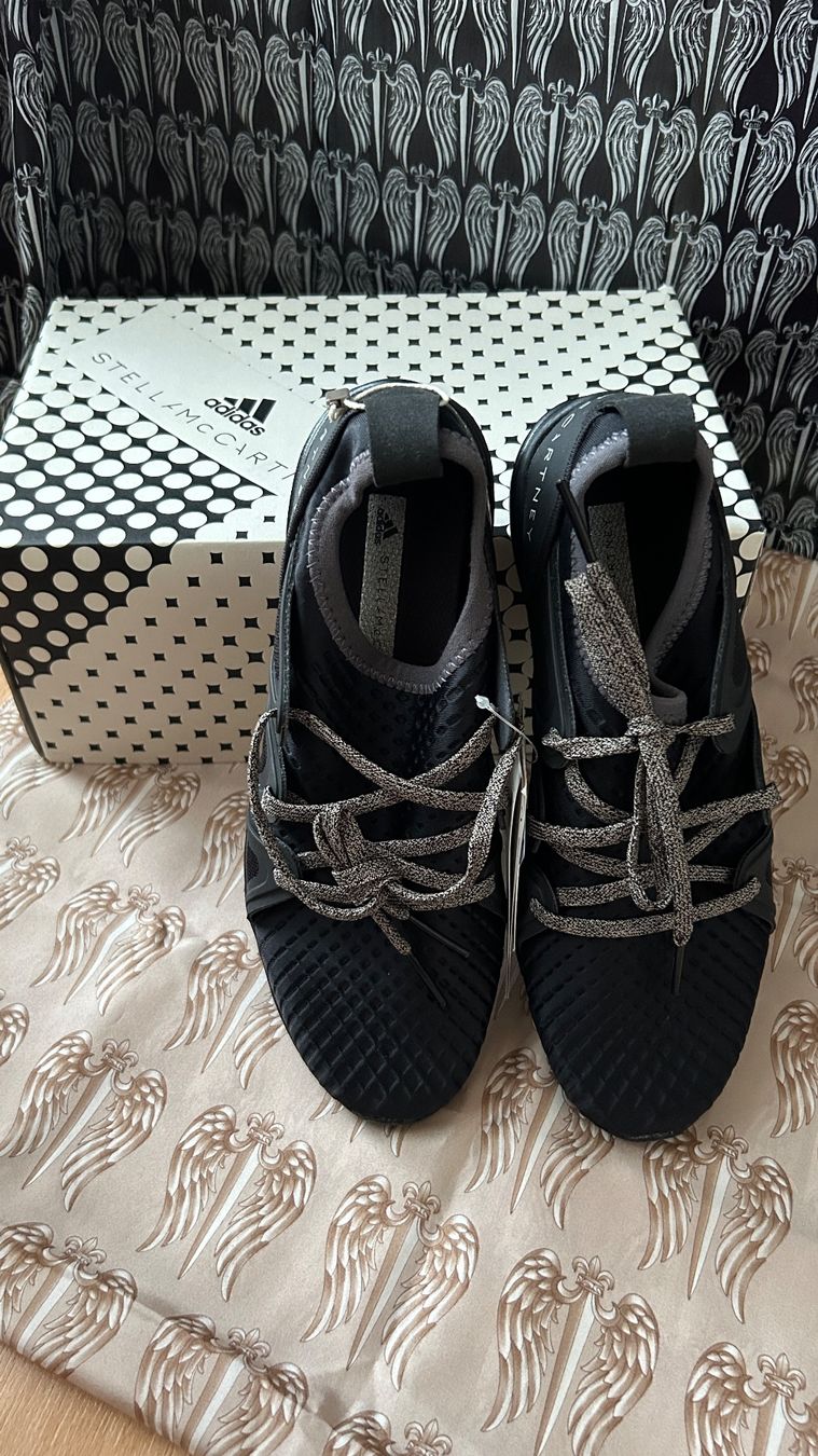 Stella McCartney Scarpe da donna: adidas by Stella McCartney Crazy Move Pro Sneakers – Nuovo e nell'imballaggio originale da Schaan venduto da MivrSh 1