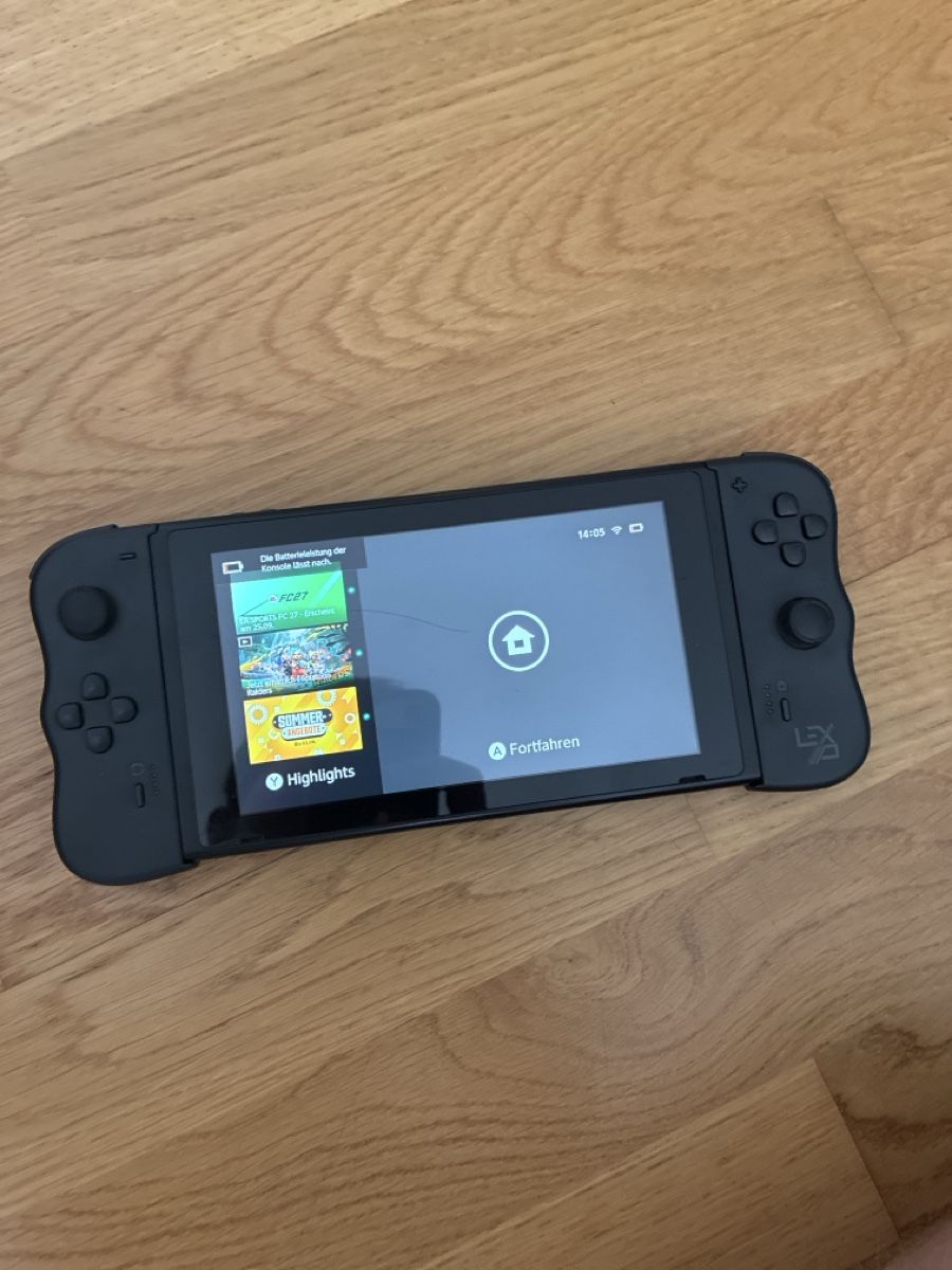Nintendo Console: Nintendo Switch mit Zubehör – Usato da Zürich venduto da banane70 1