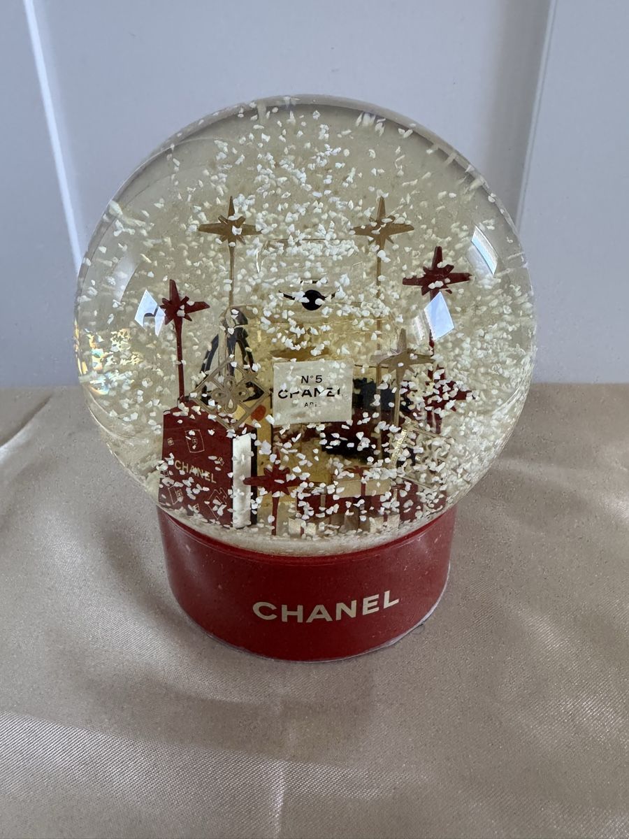 Toutes les décorations: Chanel Schneekugel Rot – Neuf (Voir description) à Bern par Blueangel6 1