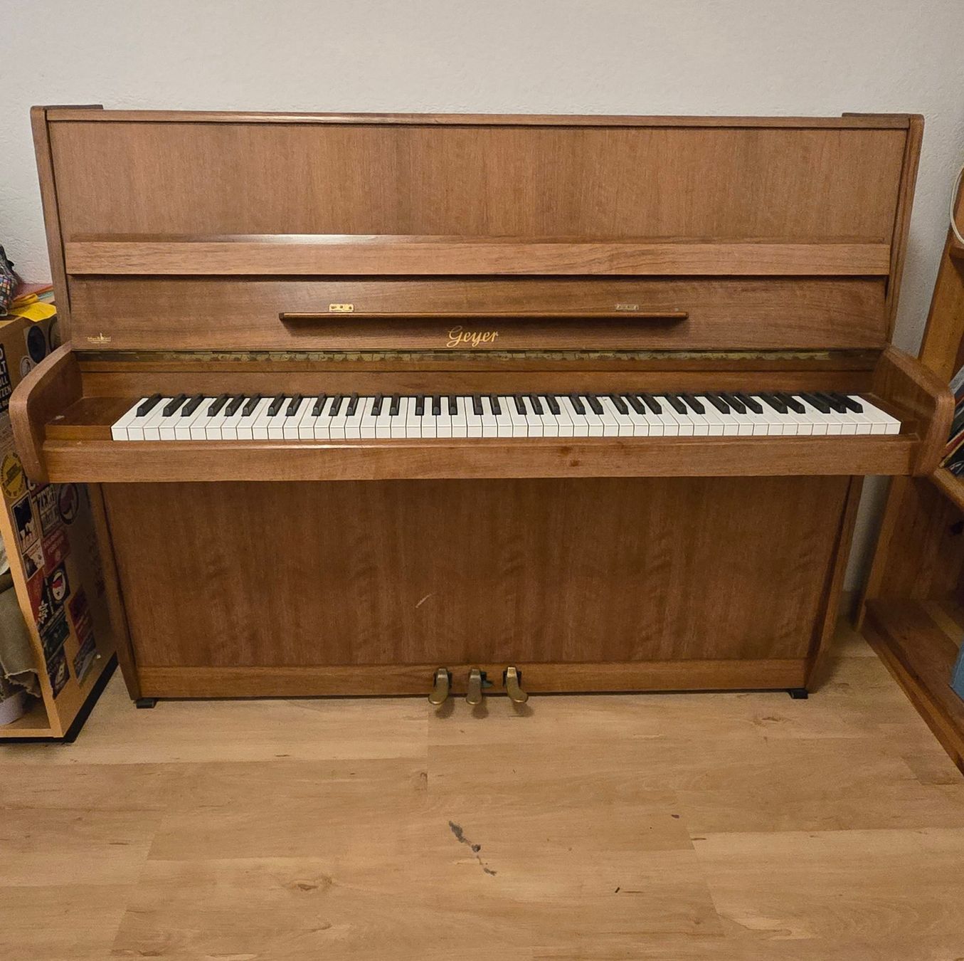 Musikinstrumente: Klavier Geyer Aufrecht mit Hocker – Gebraucht aus Bremgarten AG von Morula 2