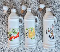 Porzellan-Schnapsflaschen mit Dessin, gebraucht