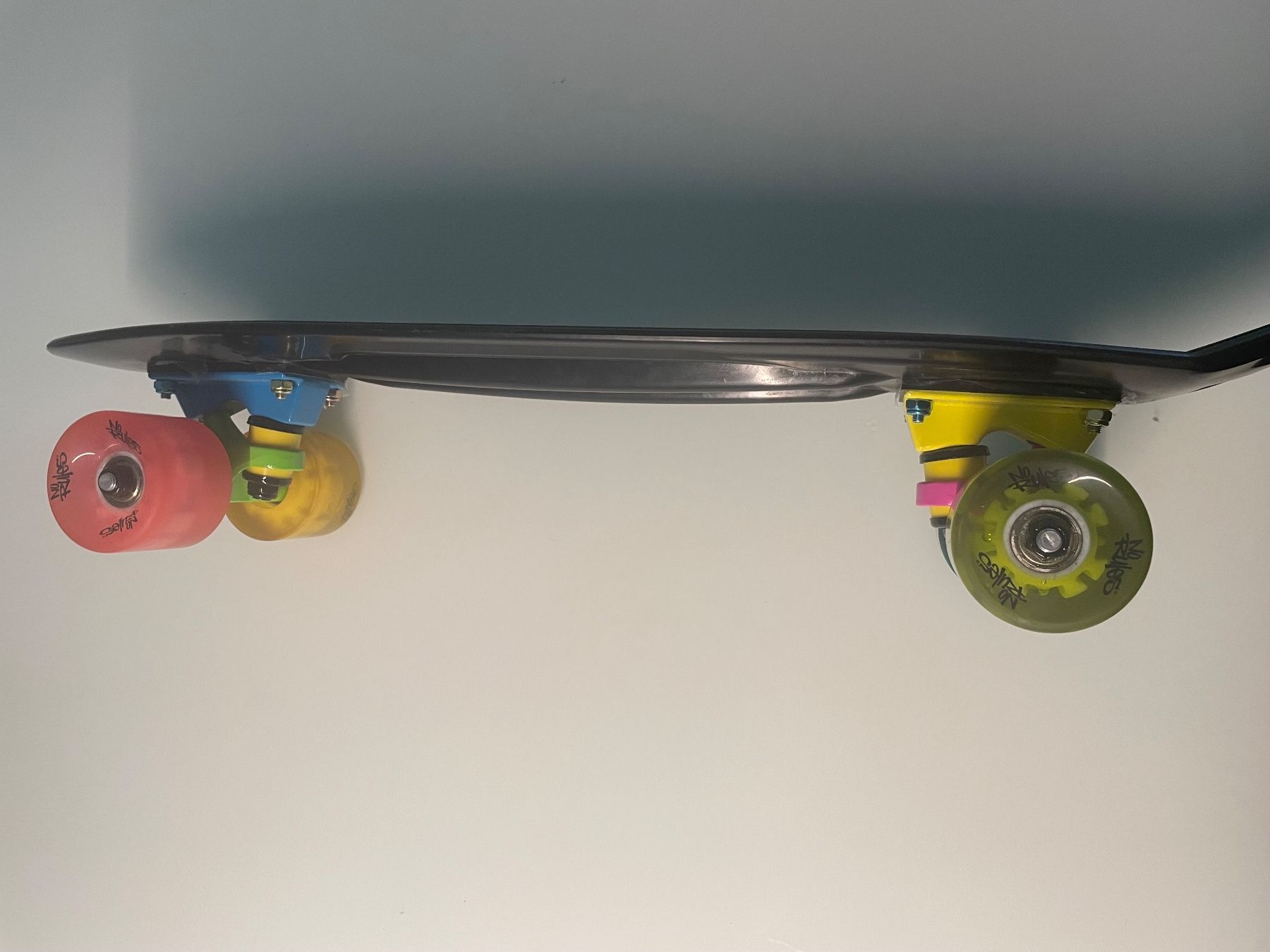 Skateboards: No Rules Skateboard mit leuchtenden Räder – Gebraucht aus Zürich von marina76 3