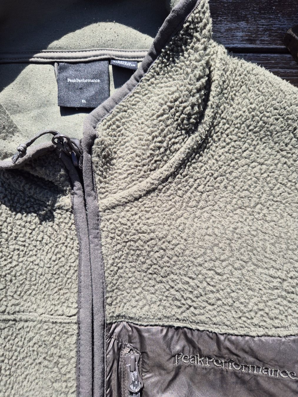 Peak Performance Pulls & Sweat-shirts: Peak Performance Naturush Pile Jacket – D'occasion à Zürich par Loboso 2