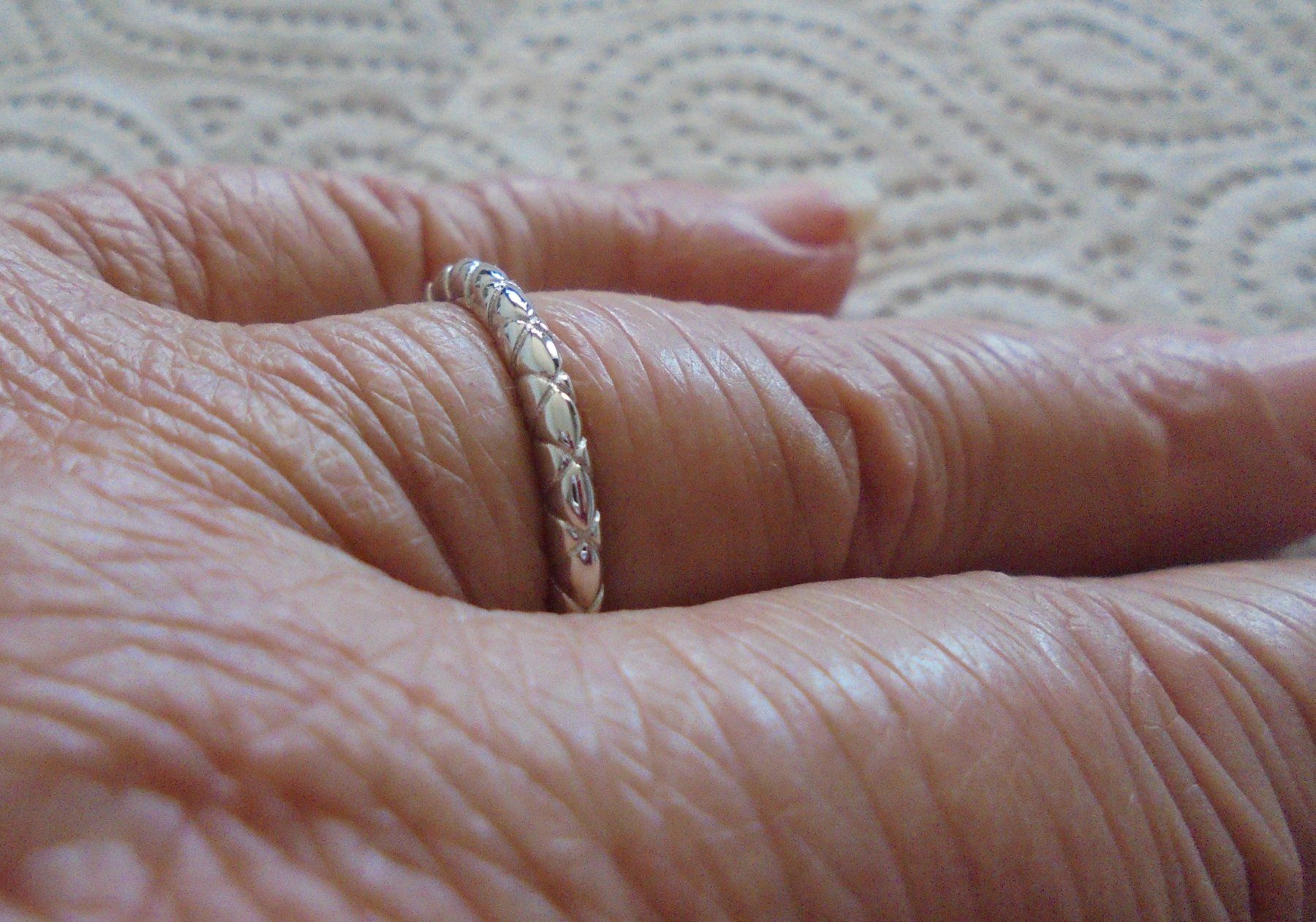 Anelli: Echtschmuck: 925er Sterling-Silber-Ring mit Muster – Nuovo (secondo la descrizione) da Zuchwil venduto da maumauchi 1
